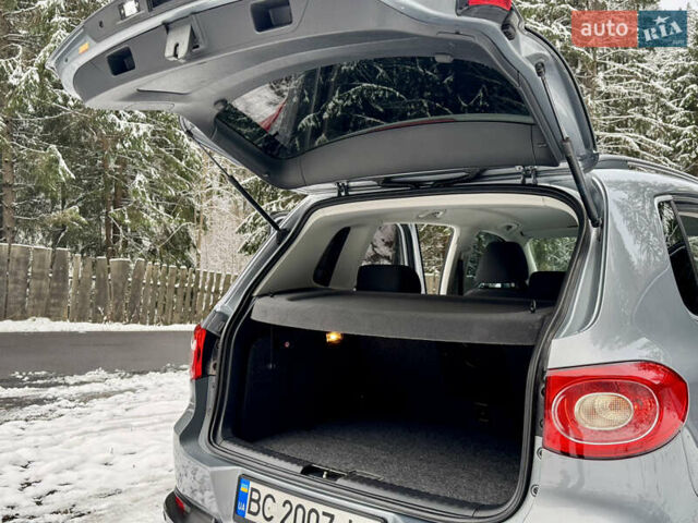 Серый Фольксваген Тигуан, объемом двигателя 2 л и пробегом 265 тыс. км за 11500 $, фото 51 на Automoto.ua