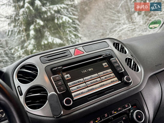 Серый Фольксваген Тигуан, объемом двигателя 2 л и пробегом 265 тыс. км за 11500 $, фото 37 на Automoto.ua