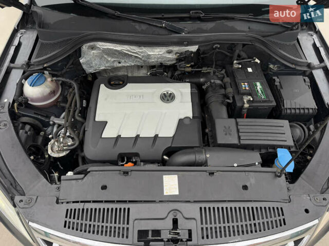 Серый Фольксваген Тигуан, объемом двигателя 2 л и пробегом 285 тыс. км за 10999 $, фото 35 на Automoto.ua