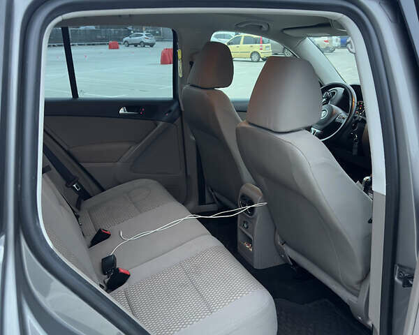 Серый Фольксваген Тигуан, объемом двигателя 1.98 л и пробегом 240 тыс. км за 11500 $, фото 16 на Automoto.ua