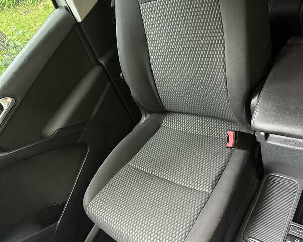 Серый Фольксваген Тигуан, объемом двигателя 1.98 л и пробегом 251 тыс. км за 9200 $, фото 41 на Automoto.ua