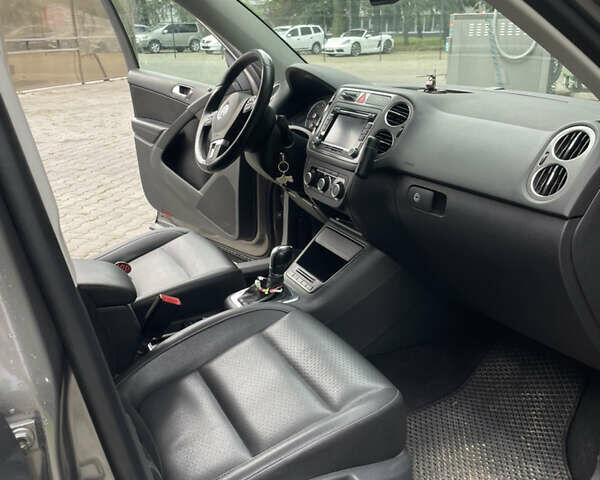 Сірий Фольксваген Тігуан, об'ємом двигуна 1.98 л та пробігом 250 тис. км за 9999 $, фото 18 на Automoto.ua