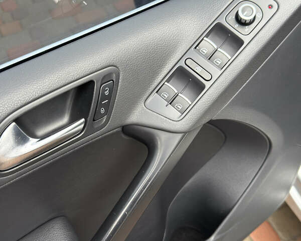 Сірий Фольксваген Тігуан, об'ємом двигуна 1.97 л та пробігом 250 тис. км за 11900 $, фото 18 на Automoto.ua