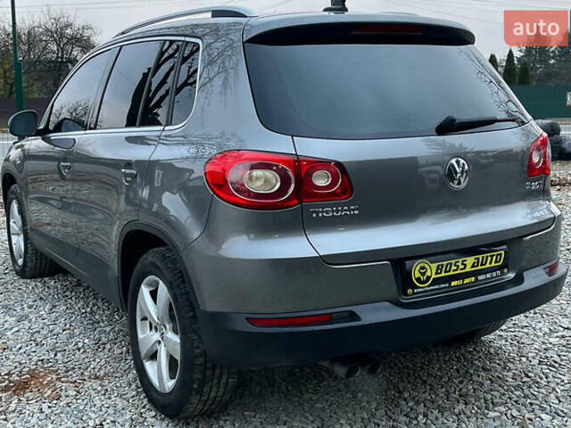 Серый Фольксваген Тигуан, объемом двигателя 1.98 л и пробегом 244 тыс. км за 11000 $, фото 5 на Automoto.ua