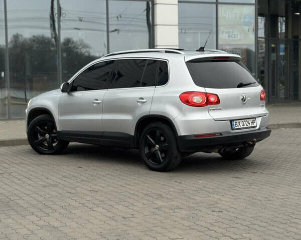 Серый Фольксваген Тигуан, объемом двигателя 2 л и пробегом 225 тыс. км за 11500 $, фото 88 на Automoto.ua