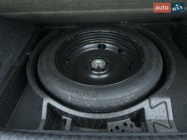 Серый Фольксваген Тигуан, объемом двигателя 1.98 л и пробегом 240 тыс. км за 11500 $, фото 27 на Automoto.ua