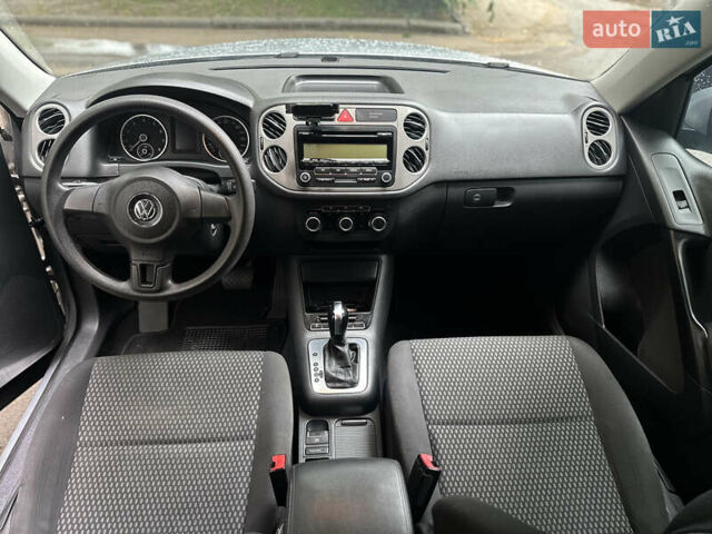 Серый Фольксваген Тигуан, объемом двигателя 1.98 л и пробегом 251 тыс. км за 9200 $, фото 38 на Automoto.ua