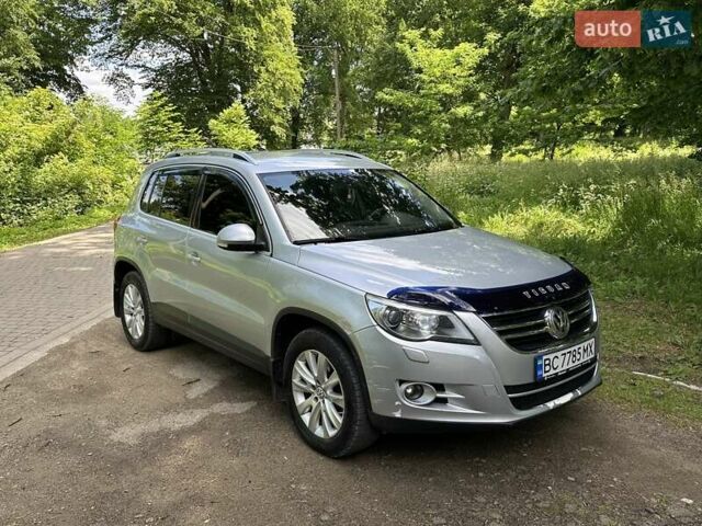 Сірий Фольксваген Тігуан, об'ємом двигуна 2 л та пробігом 268 тис. км за 11600 $, фото 1 на Automoto.ua