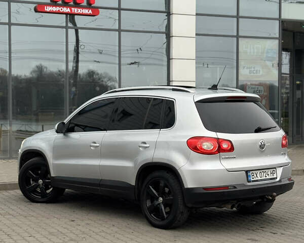 Серый Фольксваген Тигуан, объемом двигателя 2 л и пробегом 225 тыс. км за 11500 $, фото 20 на Automoto.ua