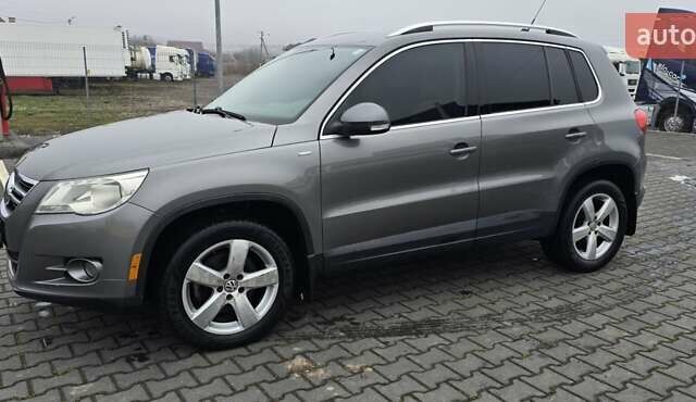 Сірий Фольксваген Тігуан, об'ємом двигуна 2 л та пробігом 191 тис. км за 9200 $, фото 13 на Automoto.ua