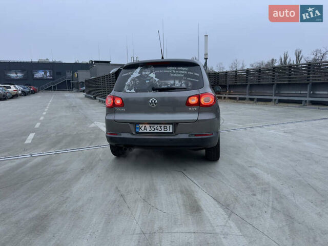 Серый Фольксваген Тигуан, объемом двигателя 1.98 л и пробегом 240 тыс. км за 11500 $, фото 7 на Automoto.ua