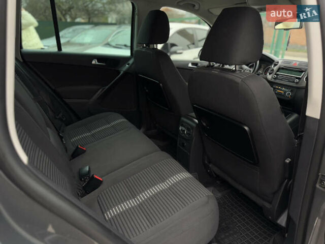 Серый Фольксваген Тигуан, объемом двигателя 2 л и пробегом 285 тыс. км за 10999 $, фото 29 на Automoto.ua