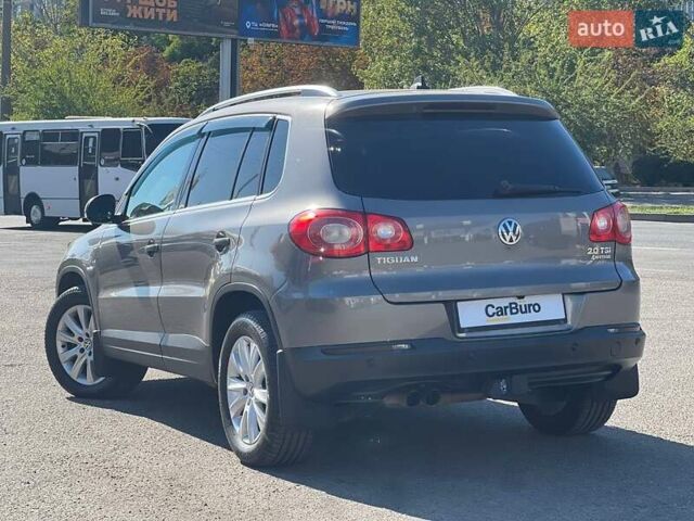 Серый Фольксваген Тигуан, объемом двигателя 2 л и пробегом 201 тыс. км за 11400 $, фото 9 на Automoto.ua