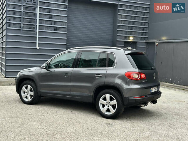 Сірий Фольксваген Тігуан, об'ємом двигуна 1.97 л та пробігом 285 тис. км за 10800 $, фото 13 на Automoto.ua