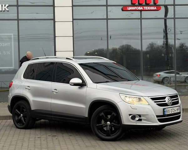 Серый Фольксваген Тигуан, объемом двигателя 2 л и пробегом 225 тыс. км за 11500 $, фото 93 на Automoto.ua