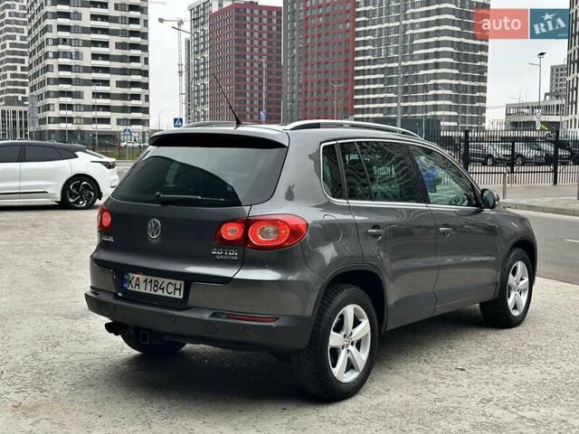 Серый Фольксваген Тигуан, объемом двигателя 2 л и пробегом 285 тыс. км за 10450 $, фото 9 на Automoto.ua
