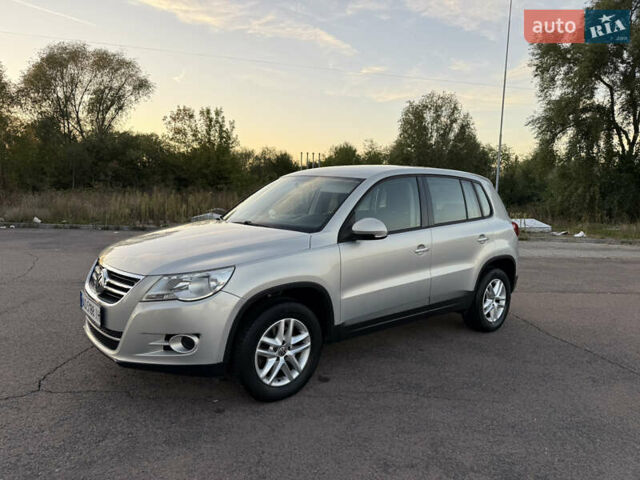 Серый Фольксваген Тигуан, объемом двигателя 1.97 л и пробегом 160 тыс. км за 13950 $, фото 4 на Automoto.ua