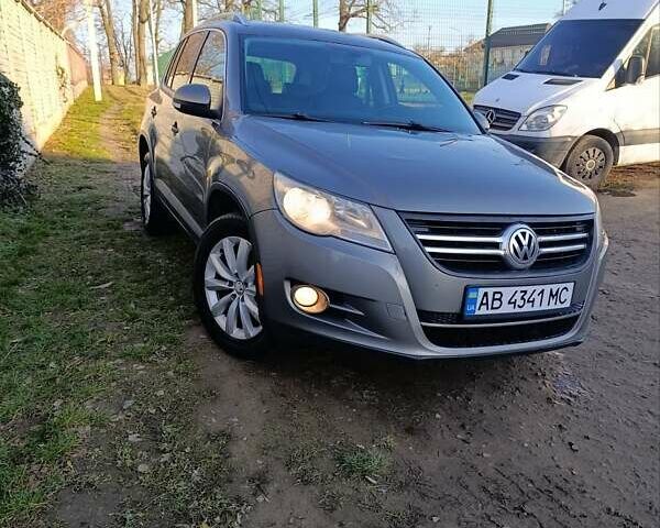 Сірий Фольксваген Тігуан, об'ємом двигуна 2 л та пробігом 288 тис. км за 9000 $, фото 5 на Automoto.ua