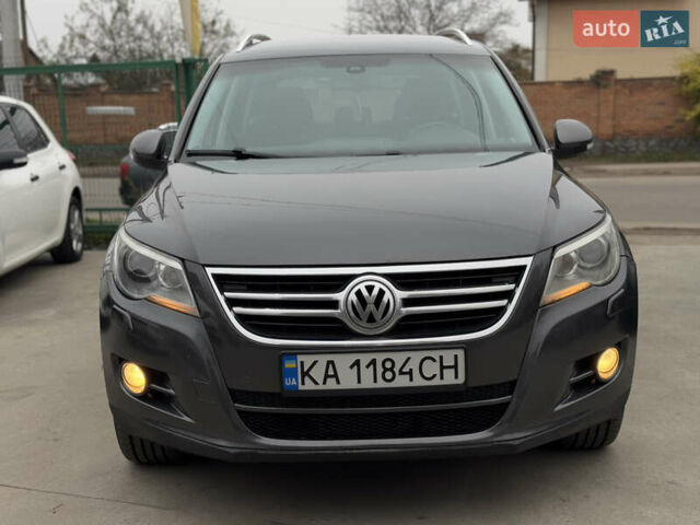 Серый Фольксваген Тигуан, объемом двигателя 2 л и пробегом 285 тыс. км за 10999 $, фото 8 на Automoto.ua
