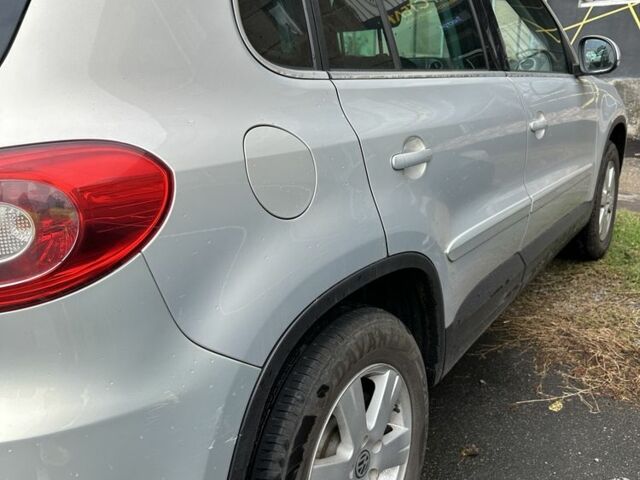 Серый Фольксваген Тигуан, объемом двигателя 2 л и пробегом 132 тыс. км за 10900 $, фото 19 на Automoto.ua