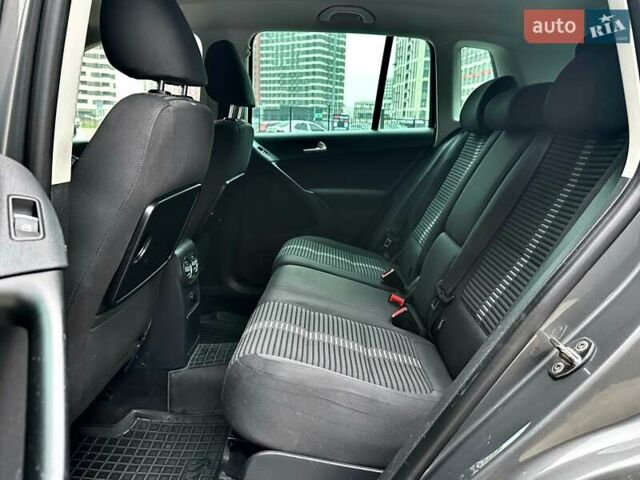 Серый Фольксваген Тигуан, объемом двигателя 2 л и пробегом 285 тыс. км за 10450 $, фото 30 на Automoto.ua