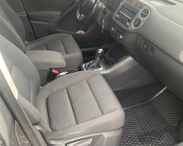 Сірий Фольксваген Тігуан, об'ємом двигуна 1.98 л та пробігом 167 тис. км за 10500 $, фото 10 на Automoto.ua