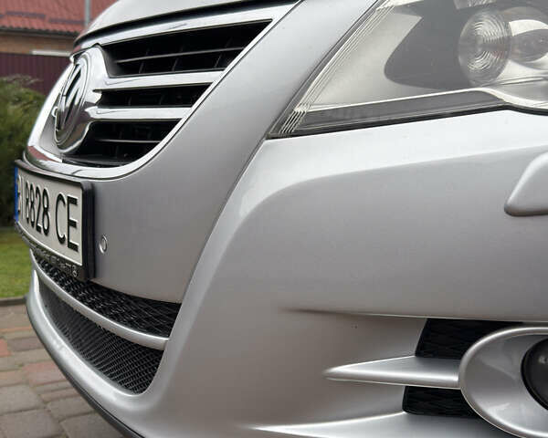 Сірий Фольксваген Тігуан, об'ємом двигуна 1.97 л та пробігом 250 тис. км за 11900 $, фото 4 на Automoto.ua