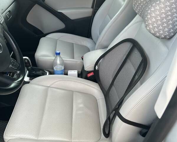 Серый Фольксваген Тигуан, объемом двигателя 1.98 л и пробегом 161 тыс. км за 13200 $, фото 10 на Automoto.ua