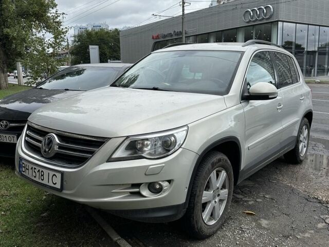 Серый Фольксваген Тигуан, объемом двигателя 2 л и пробегом 132 тыс. км за 10900 $, фото 21 на Automoto.ua