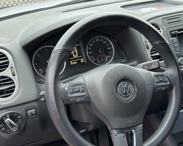 Сірий Фольксваген Тігуан, об'ємом двигуна 1.97 л та пробігом 250 тис. км за 11900 $, фото 20 на Automoto.ua