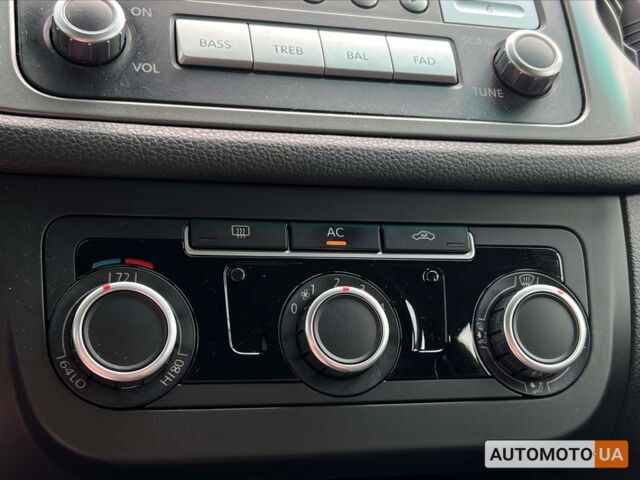 Сірий Фольксваген Тігуан, об'ємом двигуна 2 л та пробігом 265 тис. км за 10500 $, фото 13 на Automoto.ua