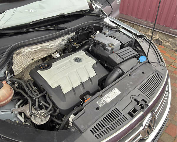 Сірий Фольксваген Тігуан, об'ємом двигуна 1.97 л та пробігом 250 тис. км за 11900 $, фото 36 на Automoto.ua