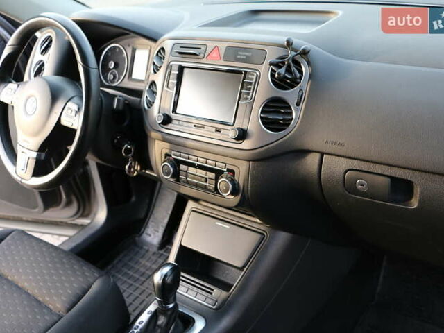 Серый Фольксваген Тигуан, объемом двигателя 2 л и пробегом 219 тыс. км за 12300 $, фото 11 на Automoto.ua