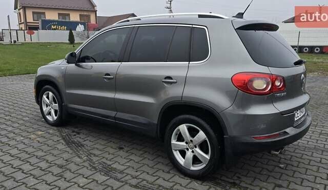 Сірий Фольксваген Тігуан, об'ємом двигуна 2 л та пробігом 191 тис. км за 9200 $, фото 3 на Automoto.ua