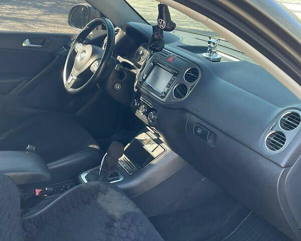 Серый Фольксваген Тигуан, объемом двигателя 1.98 л и пробегом 281 тыс. км за 11700 $, фото 10 на Automoto.ua