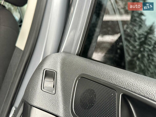 Серый Фольксваген Тигуан, объемом двигателя 2 л и пробегом 265 тыс. км за 11500 $, фото 53 на Automoto.ua
