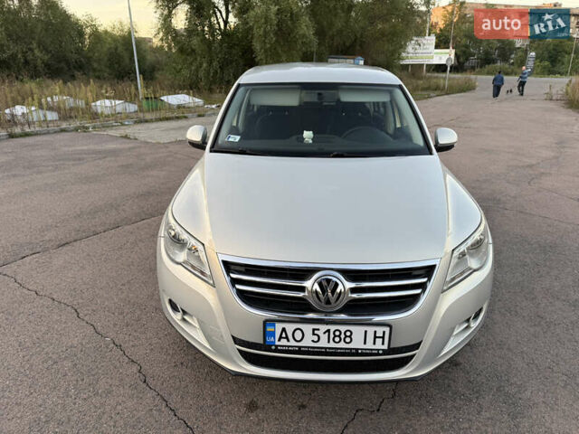 Серый Фольксваген Тигуан, объемом двигателя 1.97 л и пробегом 160 тыс. км за 13950 $, фото 1 на Automoto.ua