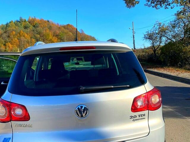 Серый Фольксваген Тигуан, объемом двигателя 2 л и пробегом 300 тыс. км за 12200 $, фото 4 на Automoto.ua