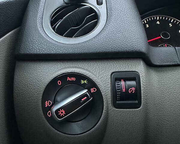 Серый Фольксваген Тигуан, объемом двигателя 1.98 л и пробегом 240 тыс. км за 11500 $, фото 40 на Automoto.ua