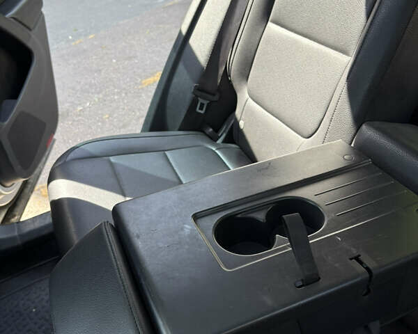 Серый Фольксваген Тигуан, объемом двигателя 1.98 л и пробегом 175 тыс. км за 10000 $, фото 12 на Automoto.ua