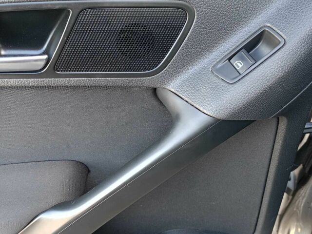 Серый Фольксваген Тигуан, объемом двигателя 2 л и пробегом 252 тыс. км за 11700 $, фото 8 на Automoto.ua