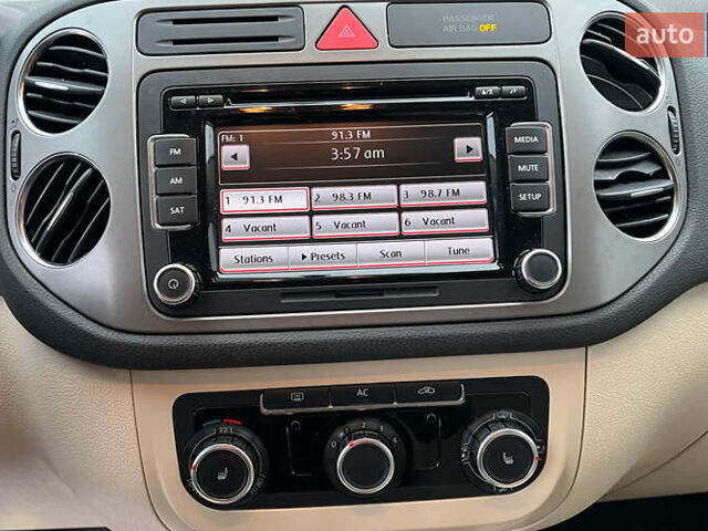 Серый Фольксваген Тигуан, объемом двигателя 1.98 л и пробегом 244 тыс. км за 11000 $, фото 14 на Automoto.ua