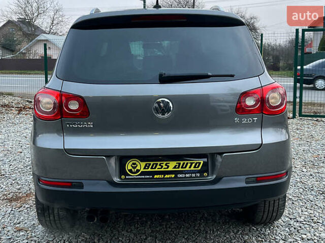 Серый Фольксваген Тигуан, объемом двигателя 1.98 л и пробегом 244 тыс. км за 11000 $, фото 6 на Automoto.ua