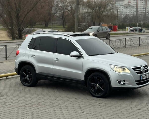 Серый Фольксваген Тигуан, объемом двигателя 2 л и пробегом 225 тыс. км за 11500 $, фото 40 на Automoto.ua