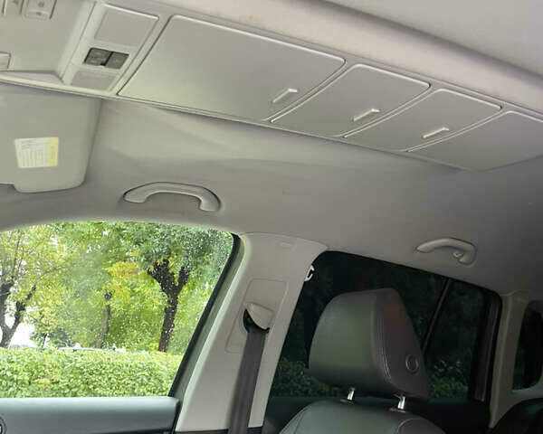 Сірий Фольксваген Тігуан, об'ємом двигуна 1.98 л та пробігом 250 тис. км за 9999 $, фото 24 на Automoto.ua