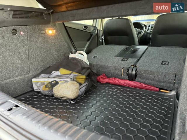 Серый Фольксваген Тигуан, объемом двигателя 1.97 л и пробегом 160 тыс. км за 13950 $, фото 54 на Automoto.ua