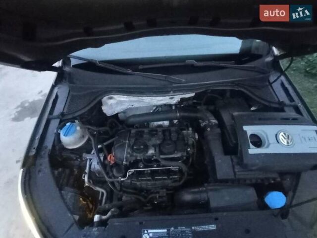 Серый Фольксваген Тигуан, объемом двигателя 2 л и пробегом 280 тыс. км за 9200 $, фото 7 на Automoto.ua