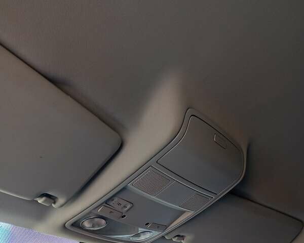 Сірий Фольксваген Тігуан, об'ємом двигуна 2 л та пробігом 345 тис. км за 10800 $, фото 10 на Automoto.ua