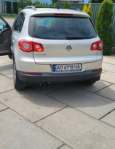 Серый Фольксваген Тигуан, объемом двигателя 1.4 л и пробегом 148 тыс. км за 9800 $, фото 3 на Automoto.ua