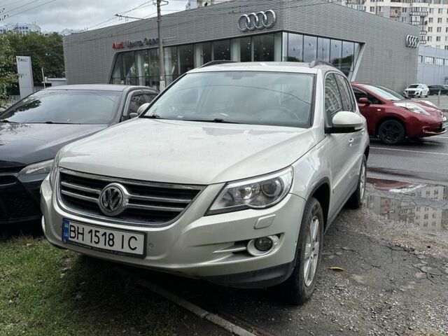 Серый Фольксваген Тигуан, объемом двигателя 2 л и пробегом 132 тыс. км за 10900 $, фото 22 на Automoto.ua